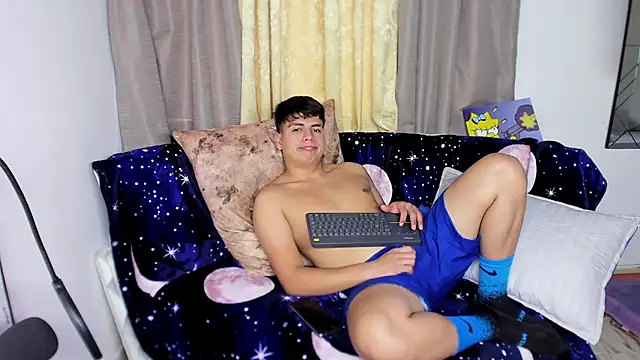 Snapshot of the_boy_king016 chatting on November 1, 2025, 3:47 pm the boy king016 online show from November 1, 2025, 3:47 pm