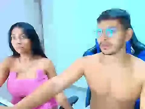 Snapshot of sophia_and_alex chatting on October 26, 2025, 3:23 am sophia and alex online show from October 26, 2025, 3:23 am