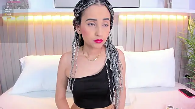 Snapshot of violett_rabbit_ chatting on November 6, 2025, 8:21 pm violett rabbit online show from November 6, 2025, 8:21 pm