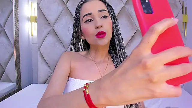 violett rabbit  online show from December 3, 2025, 8:18 pm