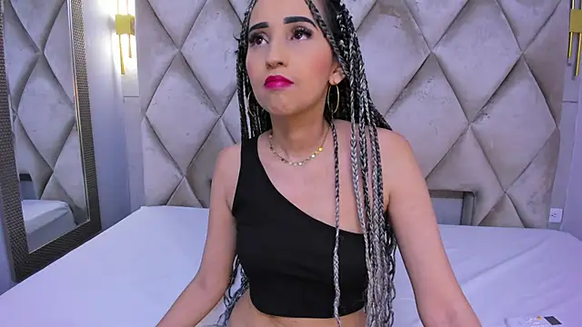 violett rabbit  online show from January 8, 2026, 8:00 pm