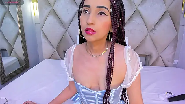 violett rabbit  online show from February 2, 2026, 8:18 pm