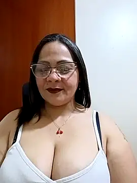 Snapshot of Angie_milf50 chatting on October 29, 2025, 2:14 am Angie milf50 online show from October 29, 2025, 2:14 am