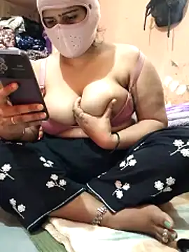 CUTE-GIRL-1 online show from February 3, 2026, 4:23 pm