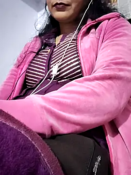 Hot-Rubyy online show from February 7, 2026, 5:05 pm