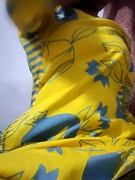 Hot-Rubyy online show from April 23, 2026, 1:13 pm