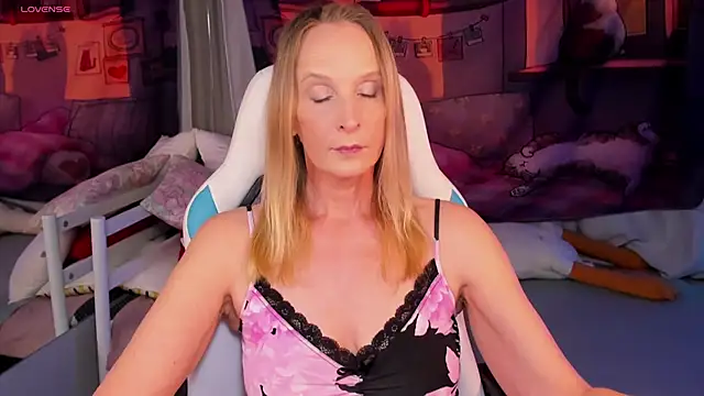 Snapshot of ScarlettPalmer chatting on June 21, 2026, 10:51 am ScarlettPalmer online show from June 21, 2026, 10:51 am