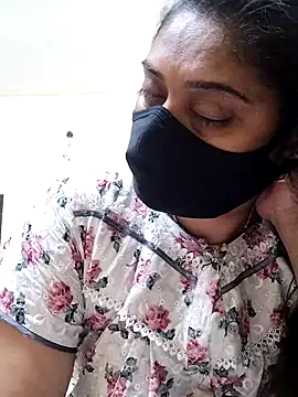 Snapshot of girl999 chatting on February 22, 2026, 6:50 pm girl999 online show from February 22, 2026, 6:50 pm