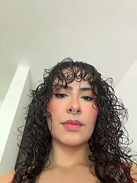 SugarTroubl33 online show from December 18, 2025, 1:50 pm