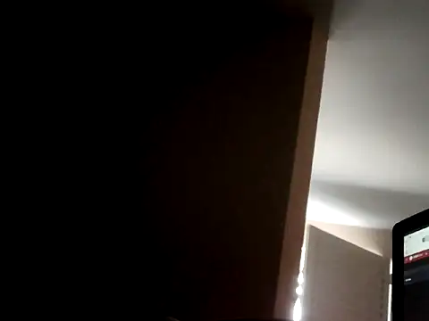 giovanift111 online show from November 25, 2025, 6:19 pm