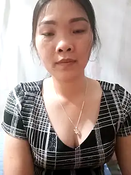 Lovebaby-love online show from April 18, 2026, 2:10 pm