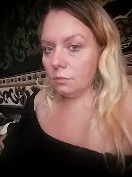 Snapshot of Lana-murr chatting on October 31, 2025, 7:09 am Lana-murr online show from October 31, 2025, 7:09 am