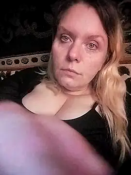 Snapshot of Lana-murr chatting on November 6, 2025, 7:09 am Lana-murr online show from November 6, 2025, 7:09 am