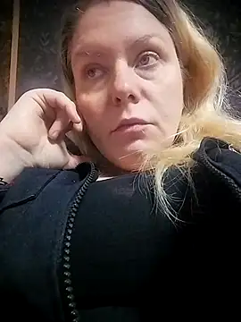 Snapshot of Lana-murr chatting on November 17, 2025, 6:41 am Lana-murr online show from November 17, 2025, 6:41 am