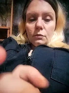 Snapshot of Lana-murr chatting on December 15, 2025, 6:56 pm Lana-murr online show from December 15, 2025, 6:56 pm