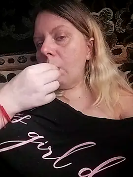 Snapshot of Lana-murr chatting on December 22, 2025, 8:11 am Lana-murr online show from December 22, 2025, 8:11 am