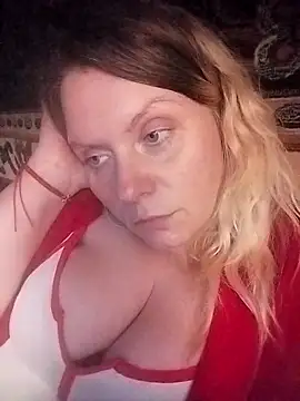 Snapshot of Lana-murr chatting on January 5, 2026, 5:27 pm Lana-murr online show from January 5, 2026, 5:27 pm