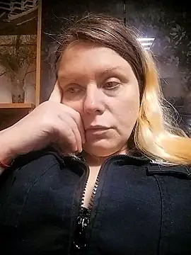 Snapshot of Lana-murr chatting on January 14, 2026, 8:42 am Lana-murr online show from January 14, 2026, 8:42 am