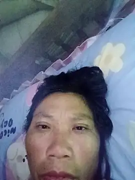 bella-la online show from November 2, 2025, 8:55 pm