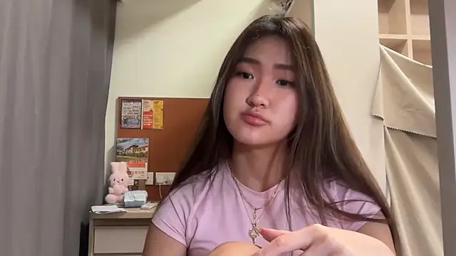 AlishaCheng online show from December 19, 2025, 12:34 pm