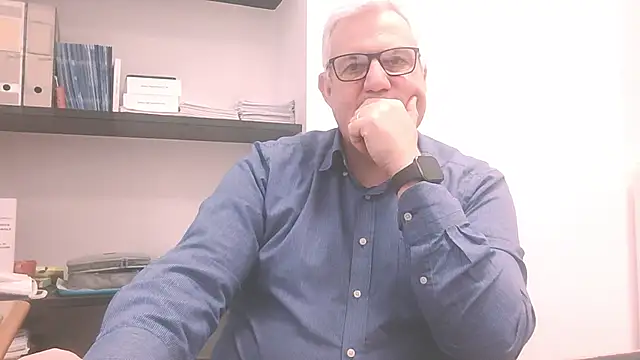 Snapshot of Diegoriv71 chatting on February 9, 2026, 8:51 am Diegoriv71 online show from February 9, 2026, 8:51 am