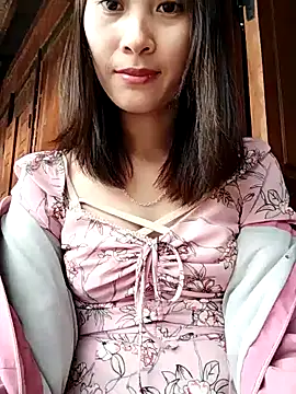 Em xinh01 online show from November 5, 2025, 6:35 am