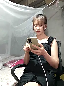 Snapshot of Em_xinh01 chatting on April 19, 2026, 1:10 pm Em xinh01 online show from April 19, 2026, 1:10 pm