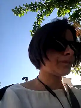 Piediniecollant online show from April 19, 2026, 6:35 am