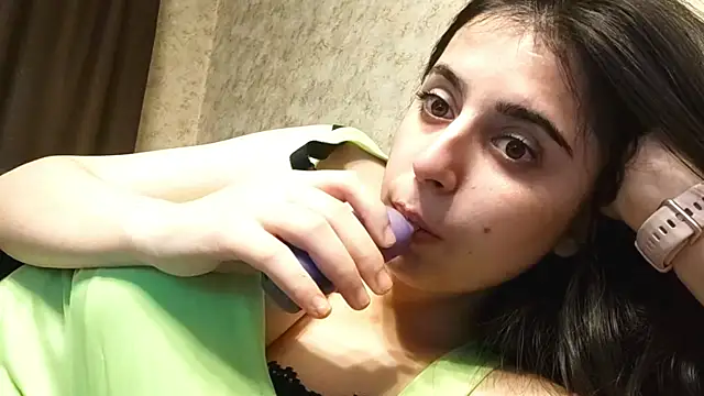 Lina rix online show from October 28, 2025, 1:03 pm