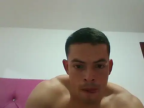 Snapshot of yesidhotxx chatting on October 29, 2025, 3:14 pm yesidhotxx online show from October 29, 2025, 3:14 pm