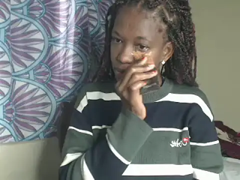 Snapshot of LilithMiller_ chatting on June 19, 2026, 1:15 pm LilithMiller online show from June 19, 2026, 1:15 pm