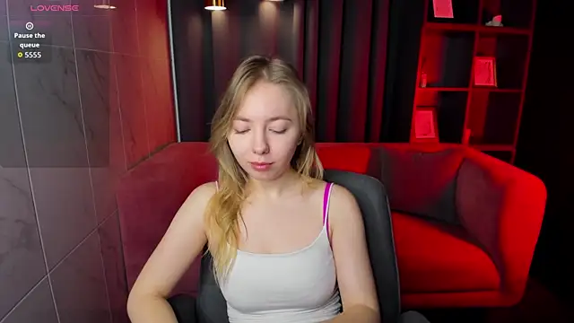 Nora Miller online show from December 20, 2025, 6:42 am