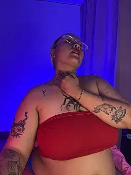 Snapshot of pinkbaddie777 chatting on February 1, 2026, 3:27 am pinkbaddie777 online show from February 1, 2026, 3:27 am