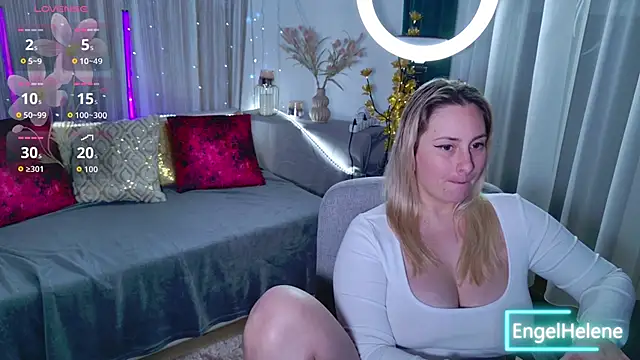 EngelHelene online show from November 25, 2025, 6:41 pm