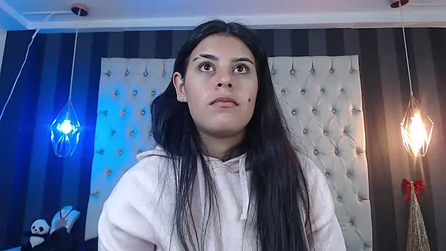 Camile Petite online show from December 13, 2025, 9:20 pm