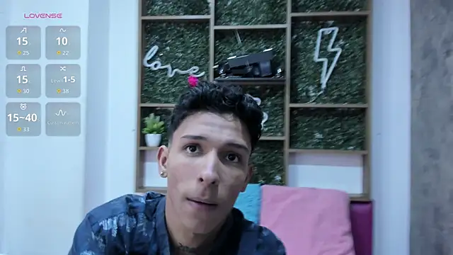 Max Steell online show from November 2, 2025, 1:52 am