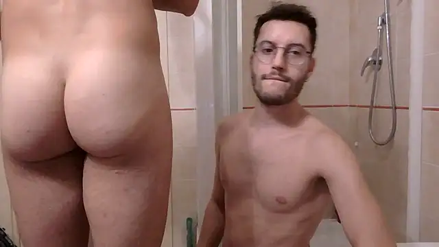 Amicisegreti2 online show from November 2, 2025, 10:12 pm