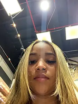 AriVelvet online show from January 12, 2026, 8:25 pm