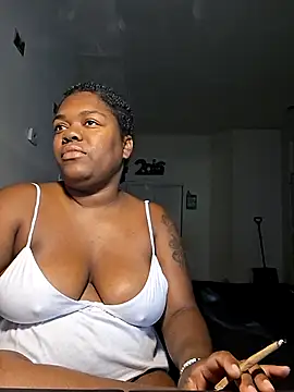 Snapshot of BIGBOOTIBAMBI chatting on July 21, 2026, 4:53 pm BIGBOOTIBAMBI online show from July 21, 2026, 4:53 pm