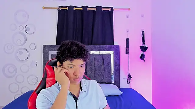 Maximiliano Khalil online show from November 15, 2025, 8:05 pm