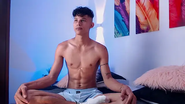 KamiSuarez online show from March 21, 2026, 6:33 pm