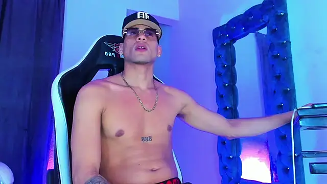 Snapshot of Yourtemptation555 chatting on November 4, 2025, 6:56 am Yourtemptation555 online show from November 4, 2025, 6:56 am