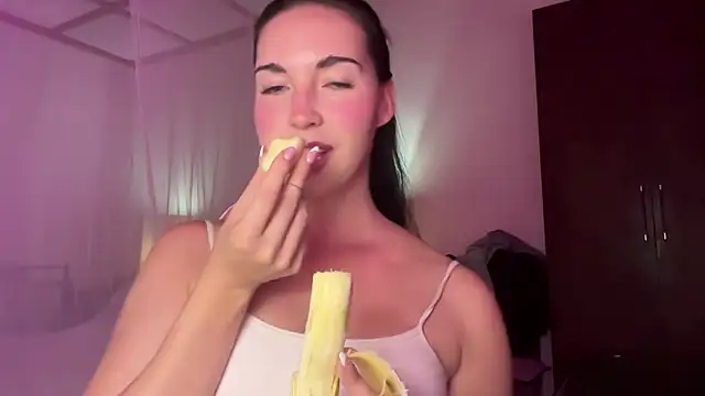 Bae Belle online show from November 29, 2025, 6:22 pm