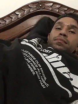 Snapshot of Msmn chatting on November 3, 2025, 2:02 am Msmn online show from November 3, 2025, 2:02 am