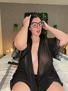 MysteryGirl   online show from November 20, 2025, 9:09 am