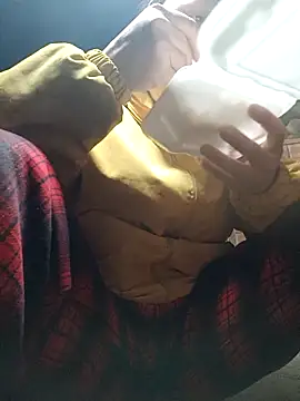 yoyo-mi online show from February 2, 2026, 2:10 am