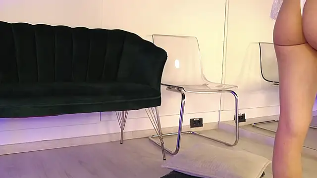 RebbeccaRay online show from November 25, 2025, 8:09 pm