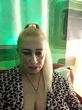 Esenia505 online show from December 21, 2025, 3:57 am