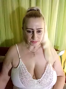 Esenia505 online show from February 1, 2026, 7:40 am