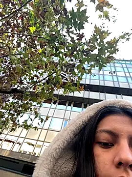 angelaalovee online show from November 10, 2025, 1:10 pm